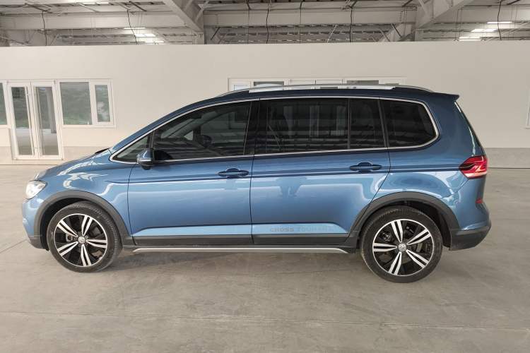 Used Volkswagen Touran 2018 Volkswagen Touran L 280TSI DSG Boundary Edition 7 Seats China VI Standard

