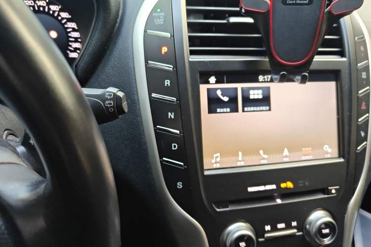 Used Lincoln MKC 2018 2.0T Two-Wheel Drive Luxury Edition Gear Lever