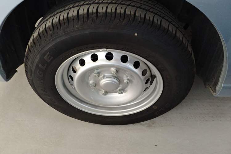 Used Wuling Yangguang 2025 Model 400km Bus Edition—Comfort Edition
