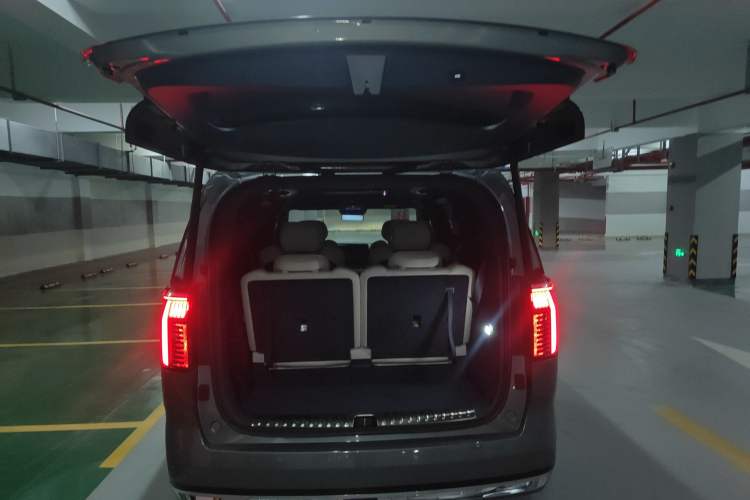 Used Zeekr 009 2024 Six-Seat Executive Version 4WD 108 kWh