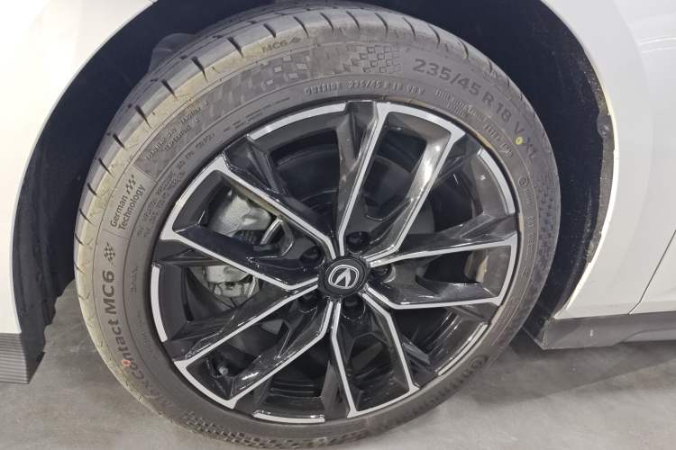 Used Changan UNI-V iDD 2024 Blue Whale Smart Electric iDD 136km Luxury Model