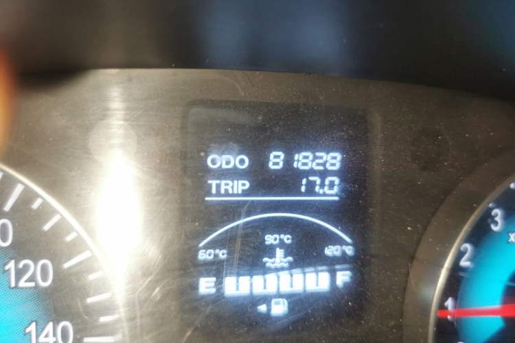 Used Jinbei Gold Hiace 2021 1.5L Passenger Van Travel Lion 7-Seater
