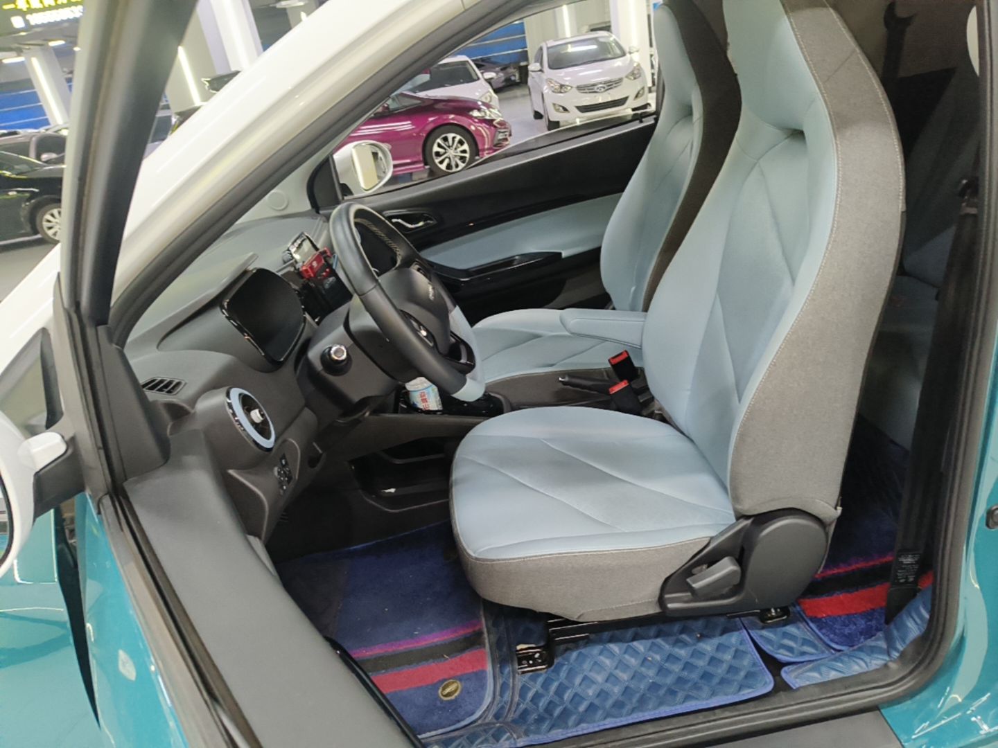 Vordere Reihe im Auto