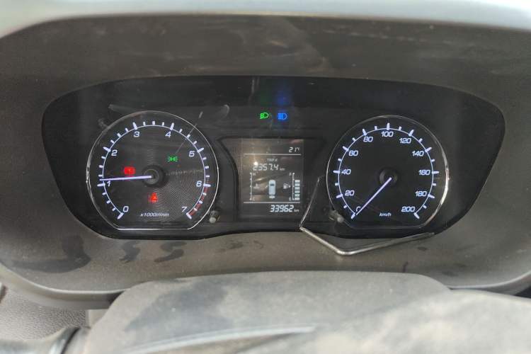 Used CHANGAN OSHAN X70A 2019 1.5L Manual Classic Model China VI Standard
