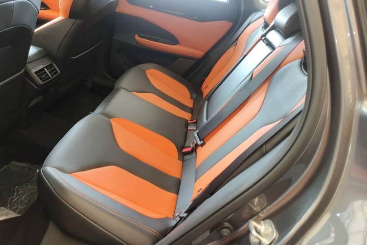 Used Changan UNI-V 2025 1.5T 500Bar High-Energy Sport Edition
