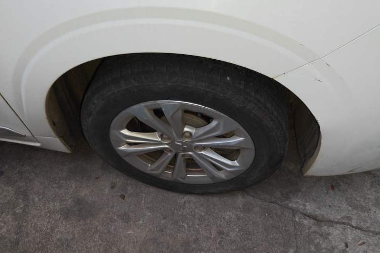 Used Wuling Jiachen 2022 1.5T Manual Light Enjoyment Dynamic Version Right Front Wheel Hub