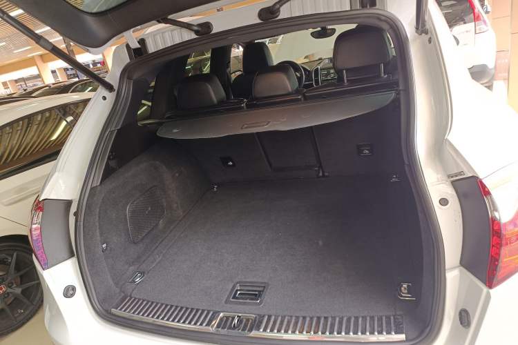 Used Porsche Cayenne 2014 Cayenne Platinum Edition 3.0T Trunk