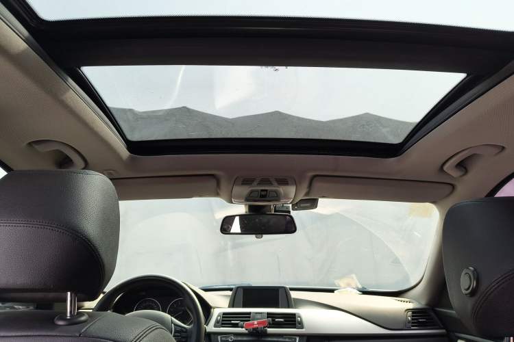 Used BMW 3 Series GT 2016 320i Fashion Model
