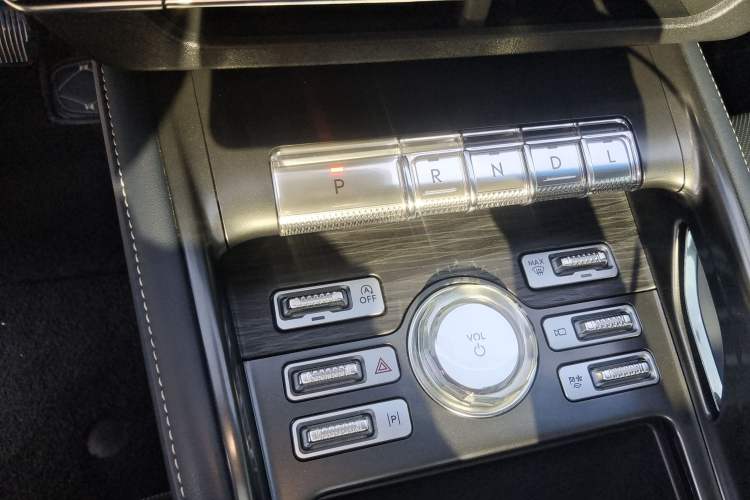 Used Lincoln Nautilus 2023 2.0T All-Wheel-Drive Luxury Edition
