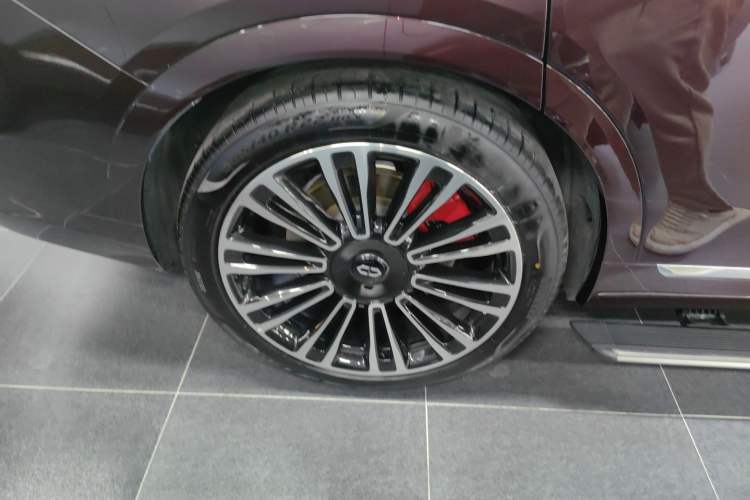 Used Hima AITO M9 2025 Extended-Range Ultra Version 52 kWh 6-Seater Exterior 5