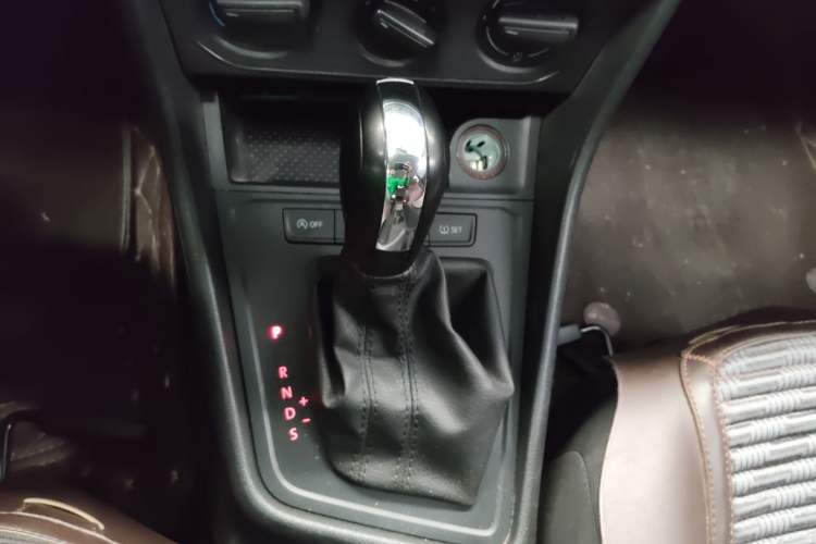 Used Volkswagen Lavida 2019 Lavida Start 1.5L Automatic Trendy Version China VI Standard Gear Lever