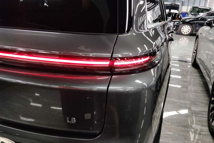 Used Li Auto L8 2023 Pro Model Exterior 3