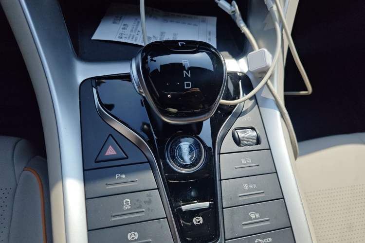 Used BYD Song Pro New Energy 2023 Champion Edition DM-i 71KM Beyond Model Gear Lever