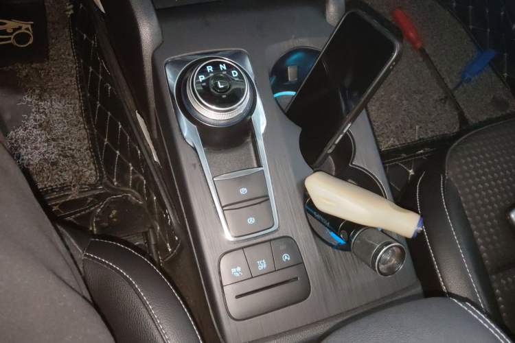 Used Ford Focus 2020 Sedan EcoBoost 180 Automatic Trend Edition Gear Lever