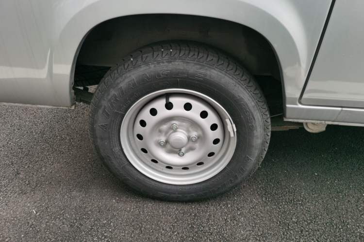 Used Wuling Zhiguang 2023 1.5L Utility Version with Enclosed Windows 2 Seats
