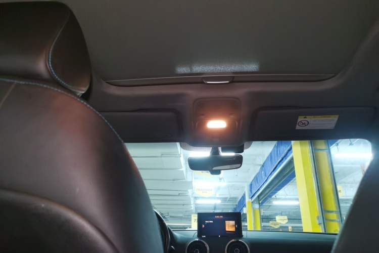 Used Audi A3 2020 Limousine 35 TFSI Fashion Edition China VI Emission Standard Headliner