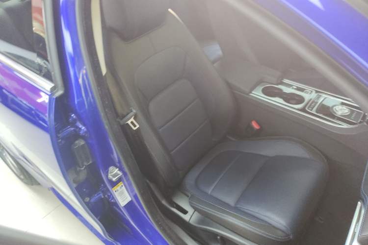 Used Jaguar XE 2018 2.0T 250 PS Two-Wheel-Drive R-Sport Sport Edition