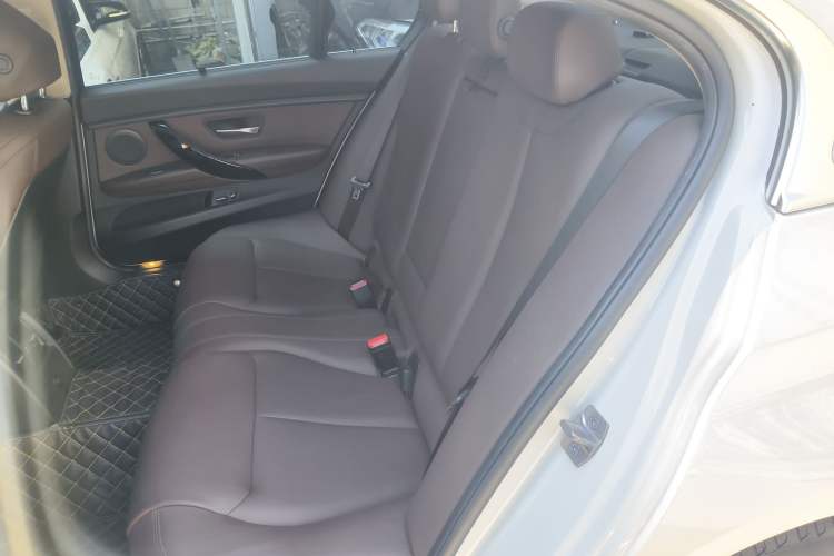 Used BMW 3 Series 2018 320Li Fashion Model Left Rear Seat
