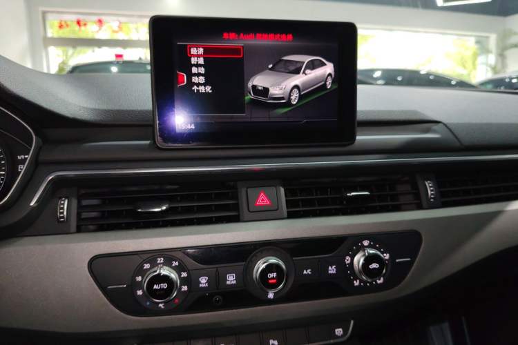 Used Audi A4L 2018 30th Anniversary Edition 40 TFSI Trendy Model Audio And AC Panel