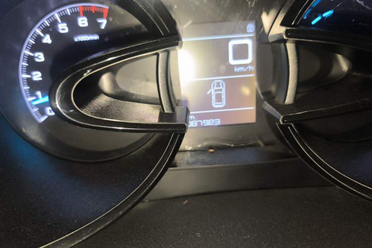 Used Dongfeng Aeolus AX7 2016 2.0L Manual Zhuyue Model