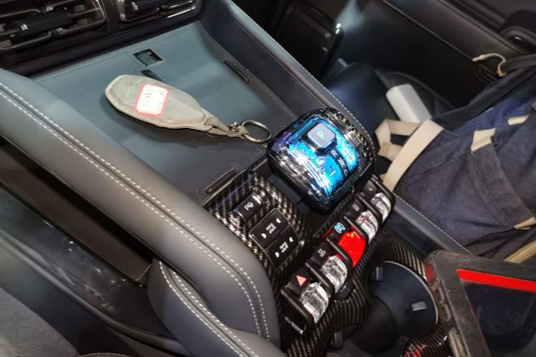 Used Formula Leopard 5 2023 Navigator Edition
