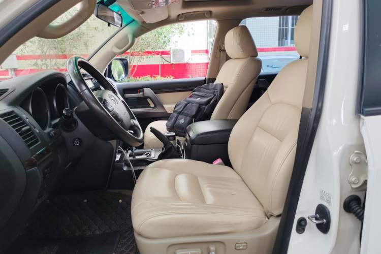 Used Toyota Land Cruiser 2010 4.7L Automatic VX Left Front Seat