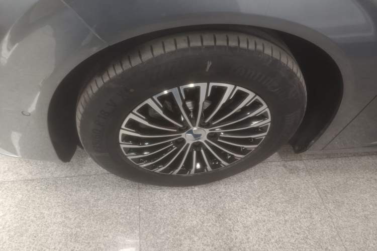 Used Denza D9 2024 DM-i 980 Four-Wheel Drive Prestige Model
