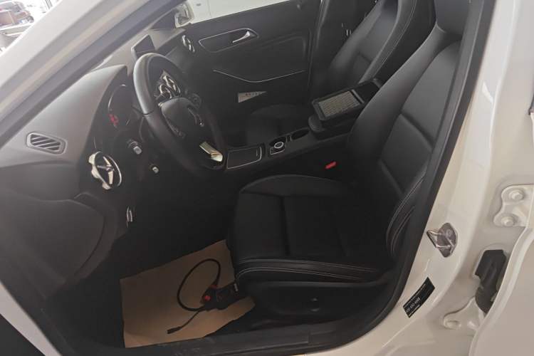 Used Mercedes-Benz GLA 2018 GLA 200 Sport Edition Left Front Seat