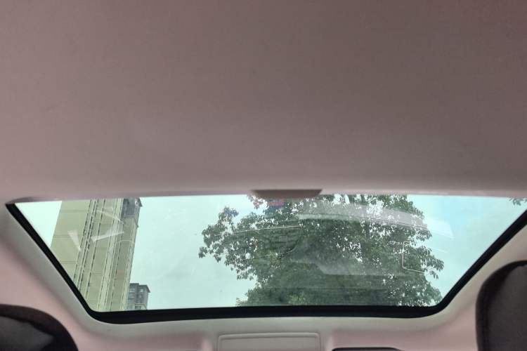 Used Volkswagen Lamando 2017 230TSI Manual Trend Edition
