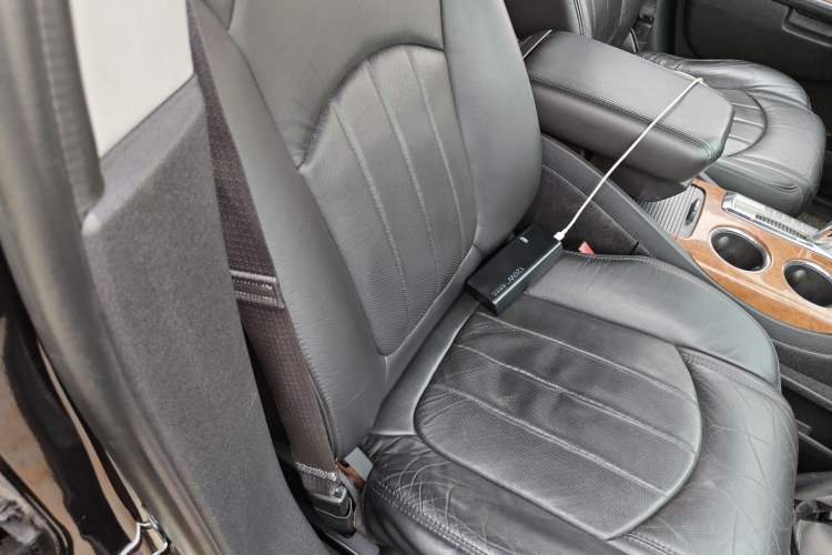 Used Buick Enclave 2010 3.6L Flagship Edition Right Front Seat