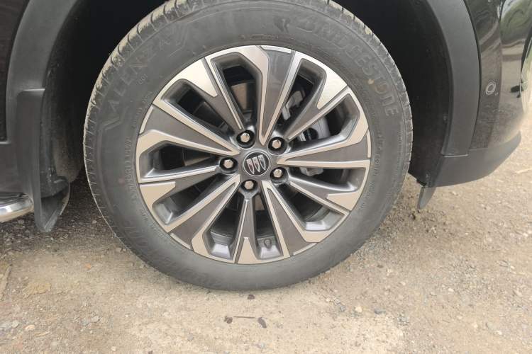 Used Buick Envision 2025 Encore Plus 28T Two-Wheel-Drive Platinum Edition
