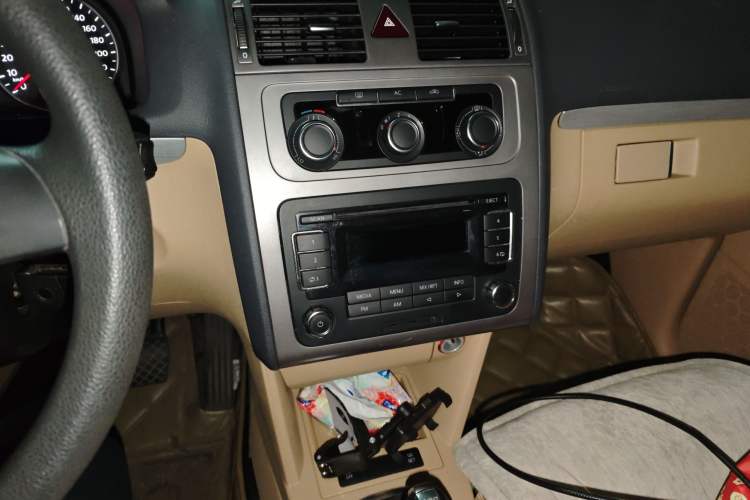 Used Volkswagen Touran 2011 1.4T DSG Zhiya Edition 5 Seats