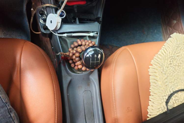 Used Geely Auto Diamond 2010 2nd Generation 1.5L Manual Standard Version Gear Lever