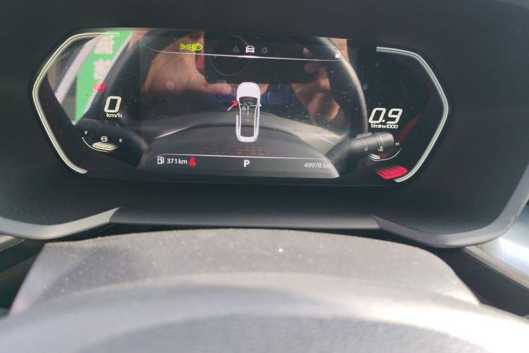 Used MG 5 2021 180 DVVT CVT Youth Luxury Edition
