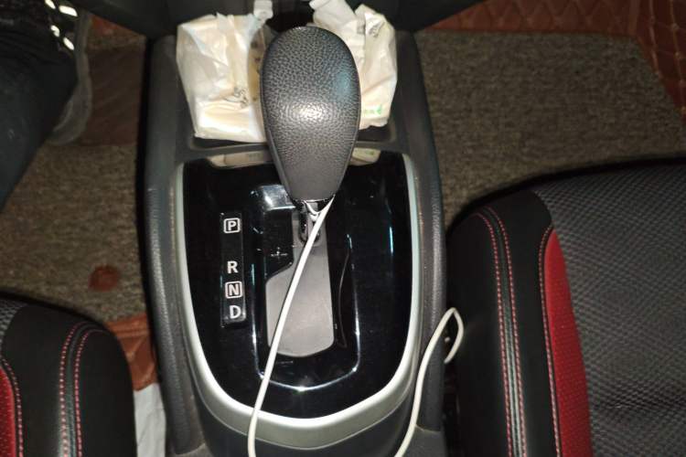 Used Nissan Qashqai 2016 2.0L CVT Luxury Edition Gear Lever