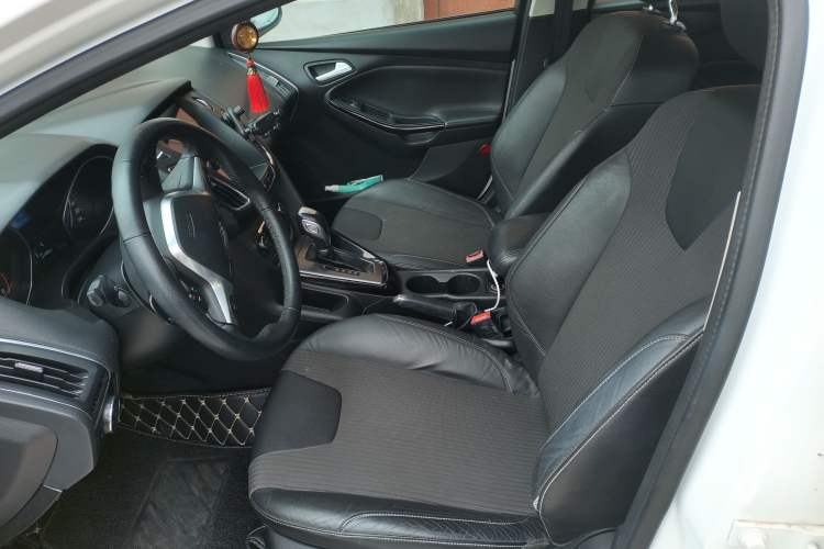 Used Ford Focus 2012 Hatchback 1.6L Automatic Fashion Edition
