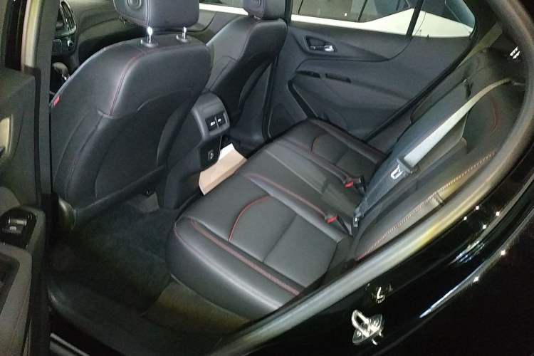 Used Chevrolet Equinox 2021 550T RS Smart Boundary-Pushing Edition Left Rear Seat