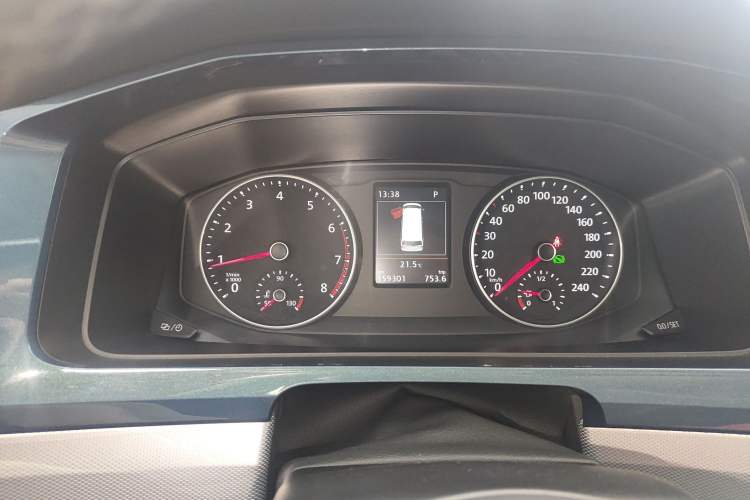 Used Volkswagen Multivan 2018 2.0 TSI Four-Wheel Drive Comfort Edition 7-Seater Instrument Cluster