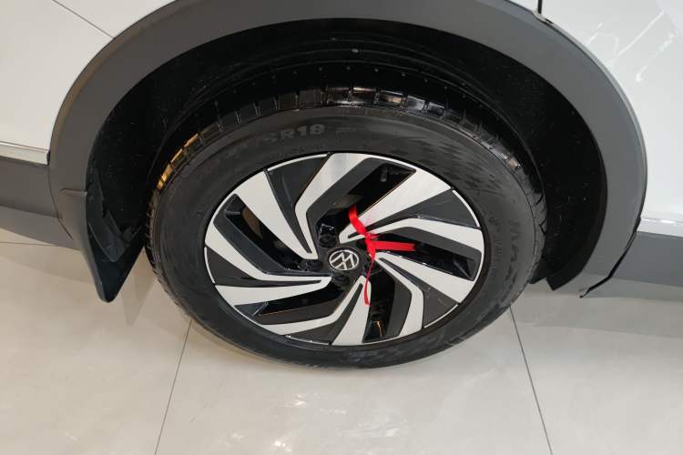 Used Volkswagen Tiguan L 2023 330TSI Automatic Two-Wheel Drive Smart Edition Right Rear Wheel Hub
