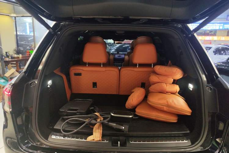 Used Hima AITO M9 2024 Range-Extended Ultra Version 42 kWh 6-Seater Model Trunk