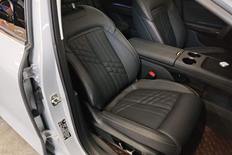 Used Baojun Enjoy 2025 All-Electric 600km Standard Version