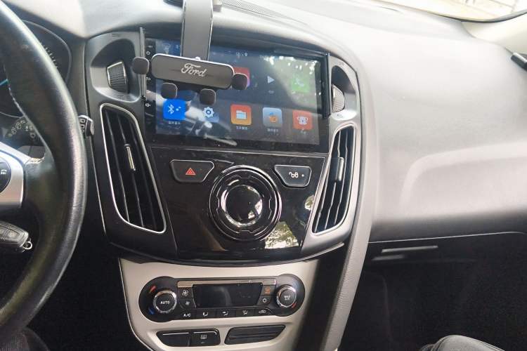 Used Ford Focus 2012 Hatchback 2.0L Manual Luxury Sport Model
