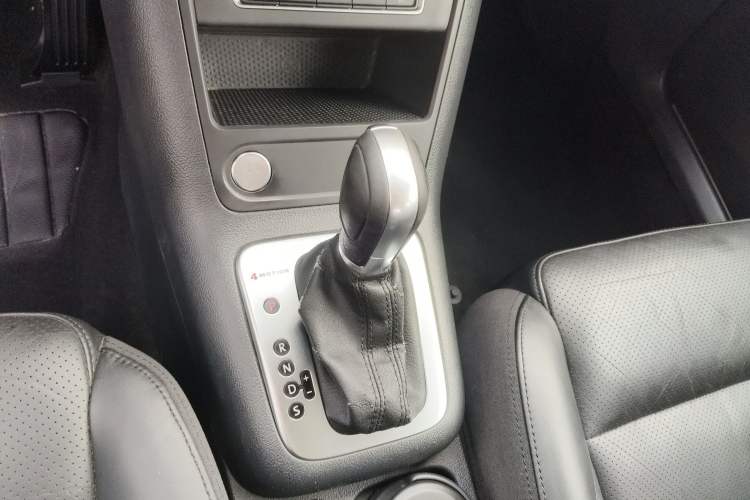 Used Volkswagen Tiguan 2015 1.8TSI Automatic All-Wheel-Drive Luxury Model Gear Lever