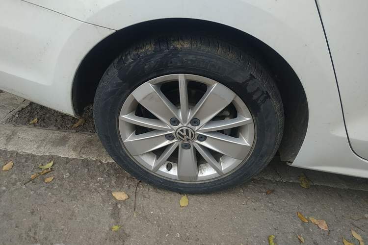 Used Volkswagen Sagitar 2018 1.6L Automatic Fashion Model Right Rear Wheel Hub