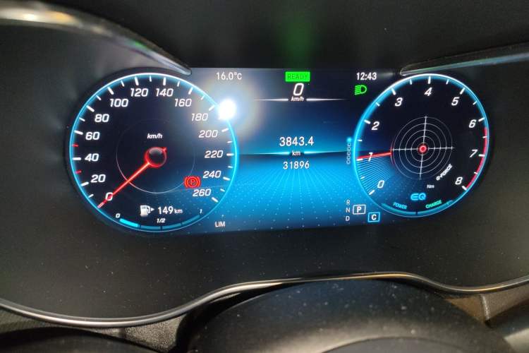 Used Mercedes-Benz C-Class 2020 Restyled C 260 Sport Edition Odometer Close Up