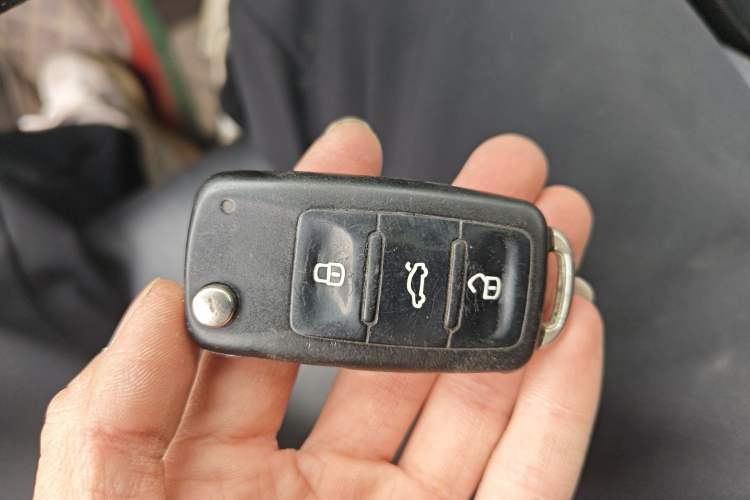 Used Volkswagen Sagitar 2014 Revised Version 1.4TSI Automatic Luxury Edition Vehicle Key