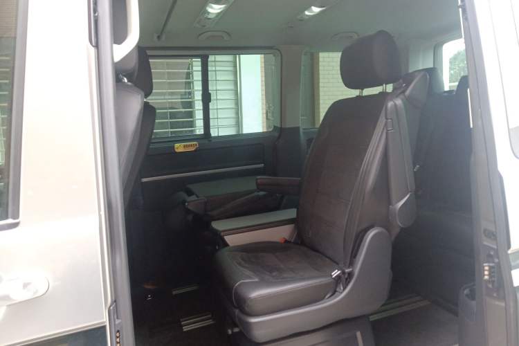 Used Volkswagen Multivan 2016 2.0 TSI Four-Wheel Drive 66th Anniversary Edition Left Rear Seat