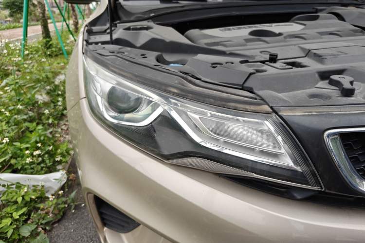 Used Geely Auto Emgrand GL 2017 1.8L Manual Elite Model Right Front Headlight