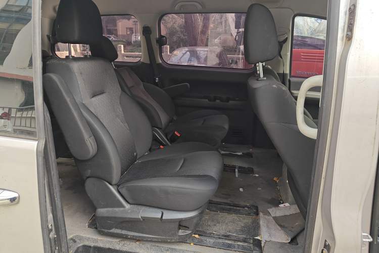 Used JAC Refine M4 2016 2.0L Manual Luxury Version
