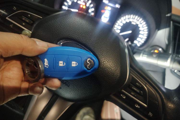 Used Infiniti Q50L 2018 2.0T Enjoyment Version China V Standard Vehicle Key